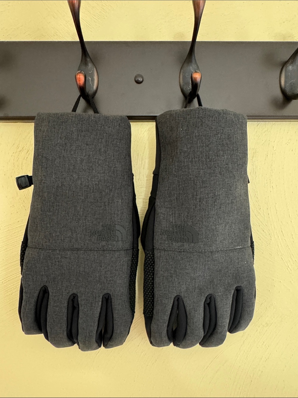 The North Face Men's Charcoal Gray Insulated Tnf XL Gloves
